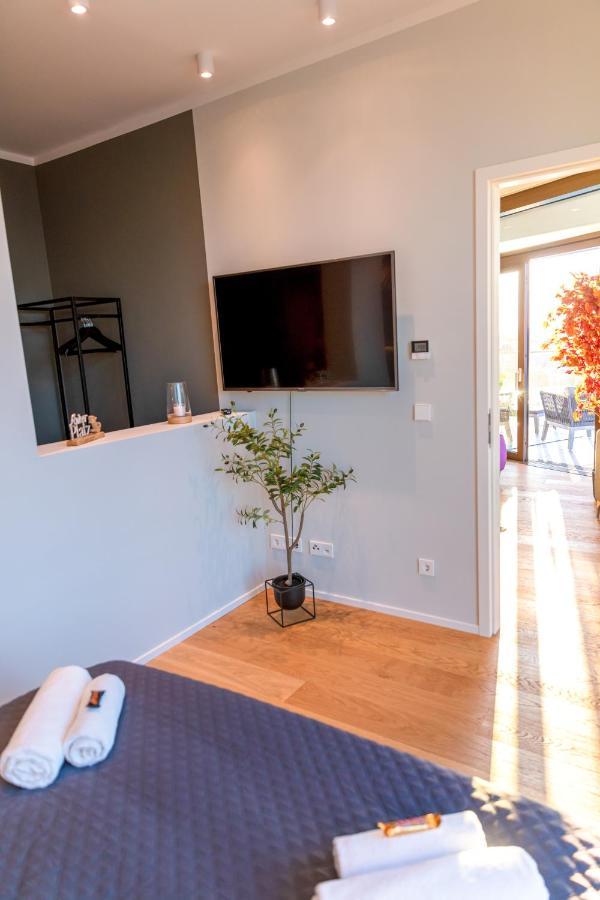 Cabana - Theview - Terrasse - Waterfront - Kostenloser Parkplatz - Wifi Oldenburg Exterior foto